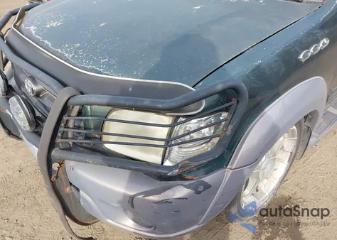 2001 Toyota Sequoia Sr5 V8 z USA, uszkodzony, nr VIN 5TDBT44A91S018974